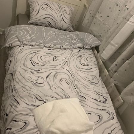 At Apex House Single Room Horndon-on-the-Hill Eksteriør billede